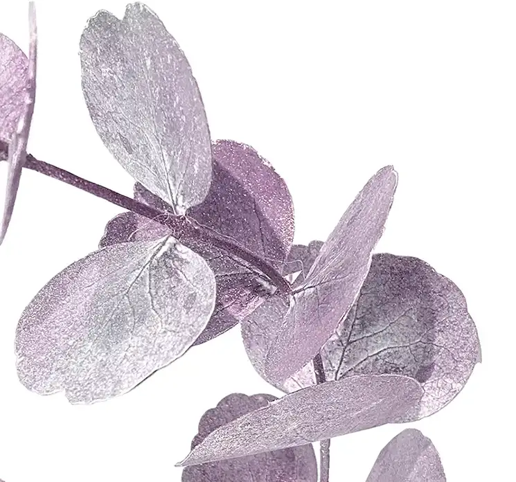 Eukalyptus kunstig gren af plast i lilla closeup