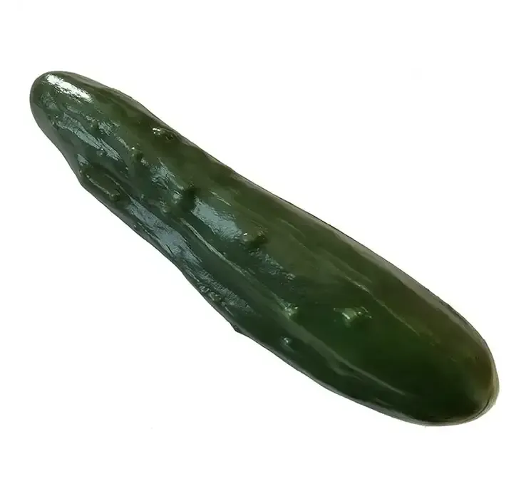 Agurk af plast kunstig mad