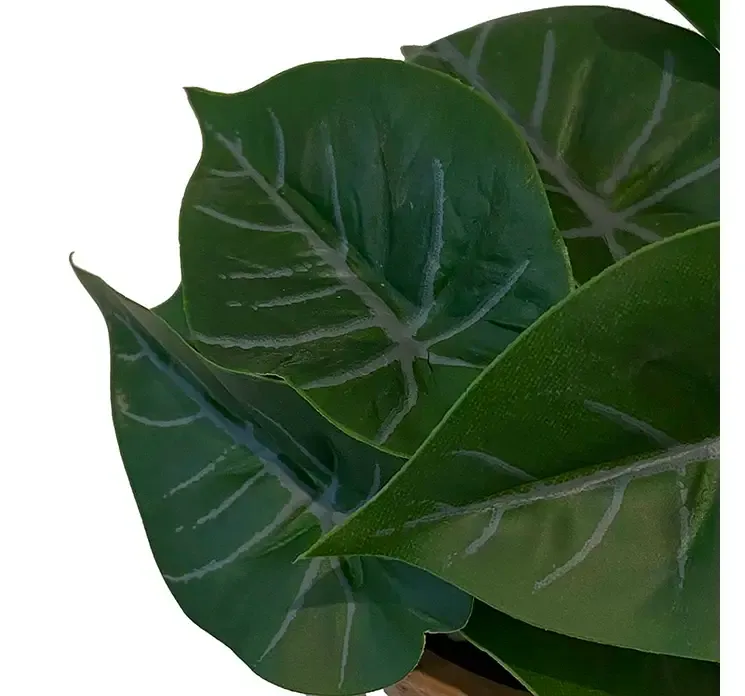 Kunstig flamingo mini planter af plast i ler krukke closeup