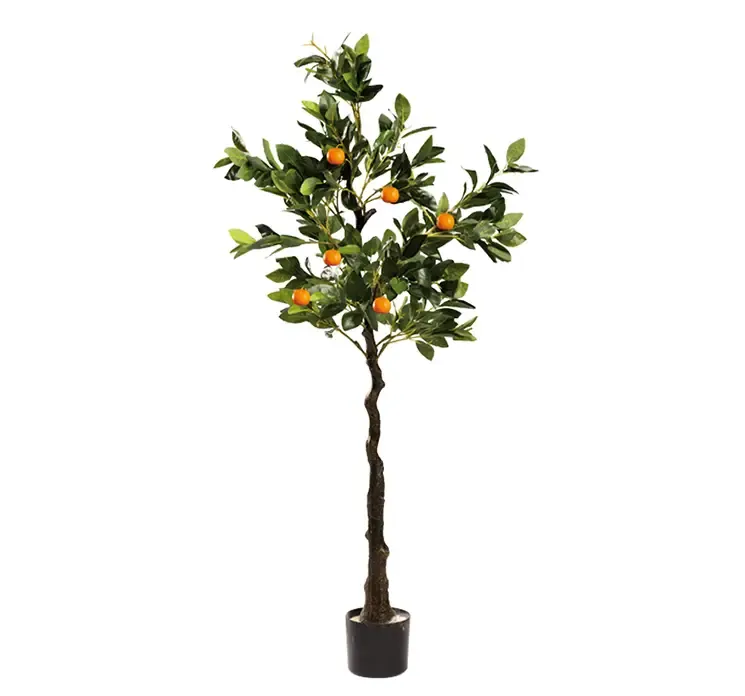 Kunstig appelsintræ i sort potte