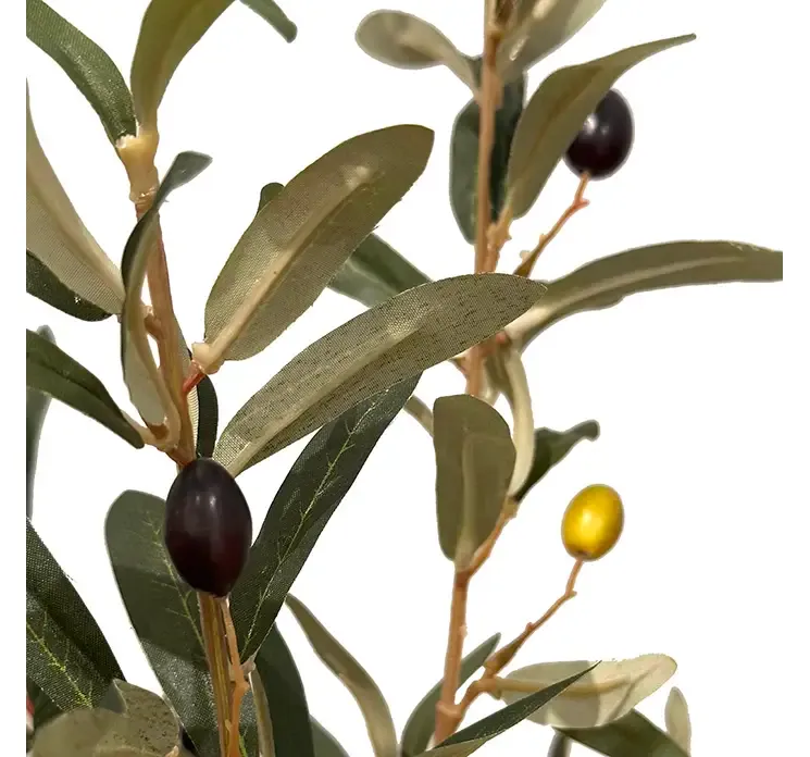 Kunstig oliventræ i potte af plast closeup