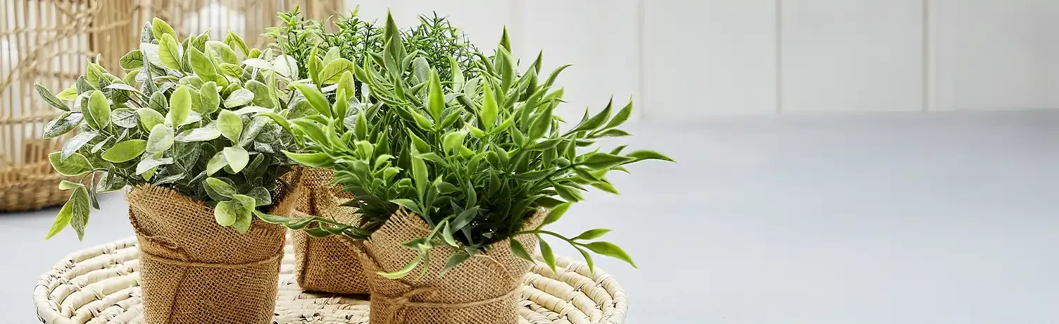 Brøndsholm - kunstige planter i potte - kunstige urter