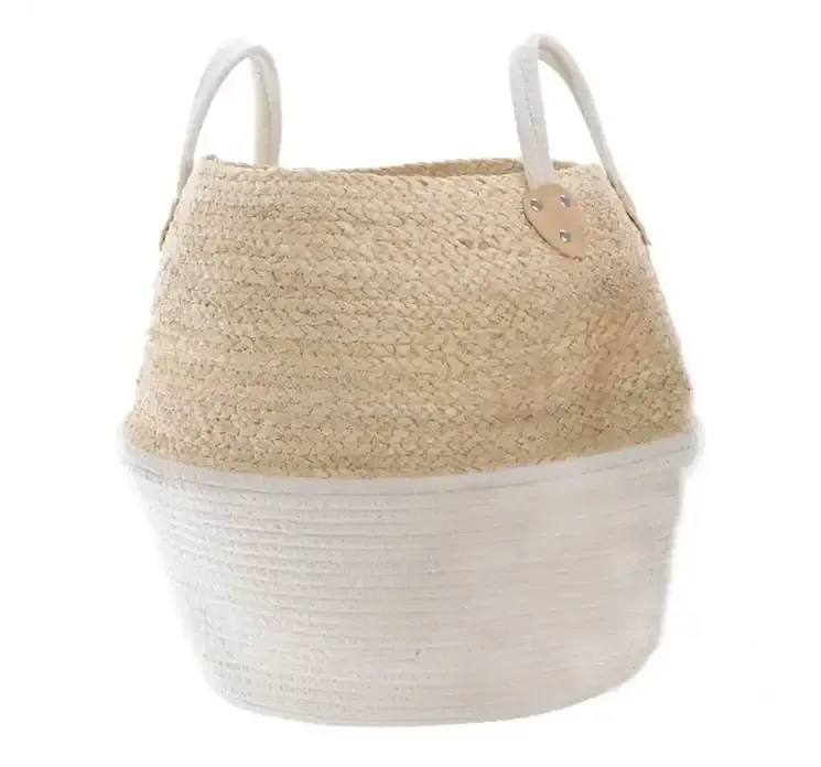 Kurv i flet af majsblade og bomuld natur og hvid farvet, kurven har hanke i begge sider