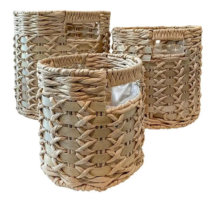 Kurvesæt af flettet rattan med plast 