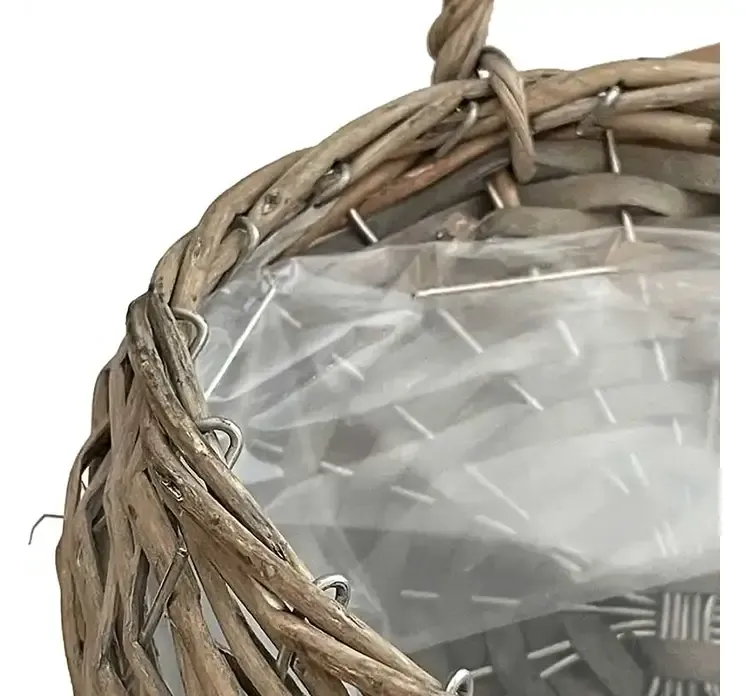 Kurv af pileflet til vægophæng natur farvet closeup