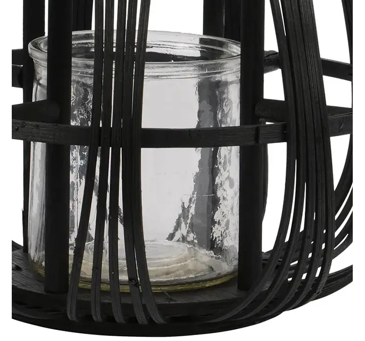 Lanterne af bambus i sort håndlavet closeup