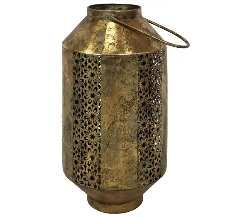 Lanterne med hulmønster af metal med hank i antik guld look