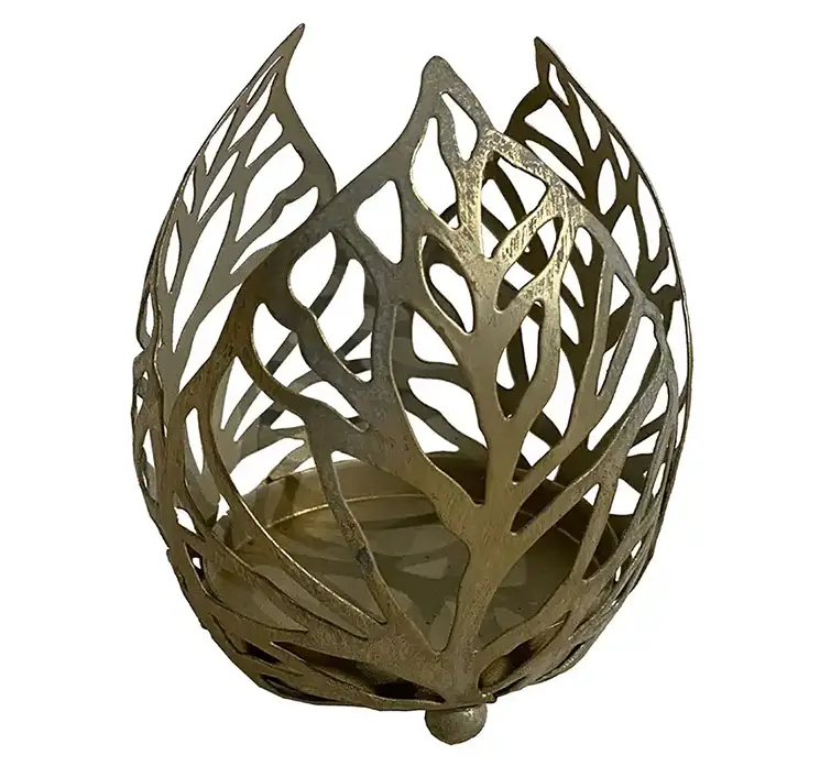 Lysestager med metal blade i guld farvet 13,5cm