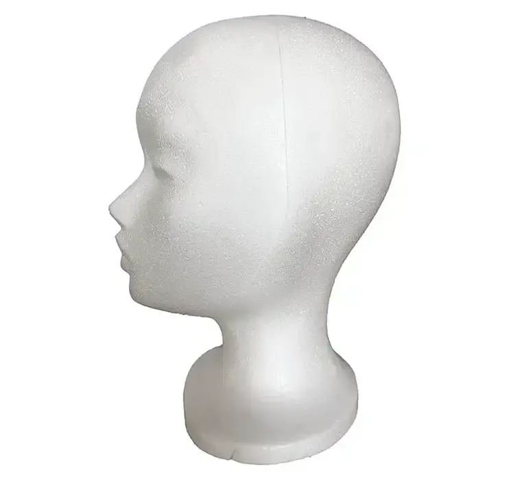 Parykhoved dame Mona af styrophor fra siden