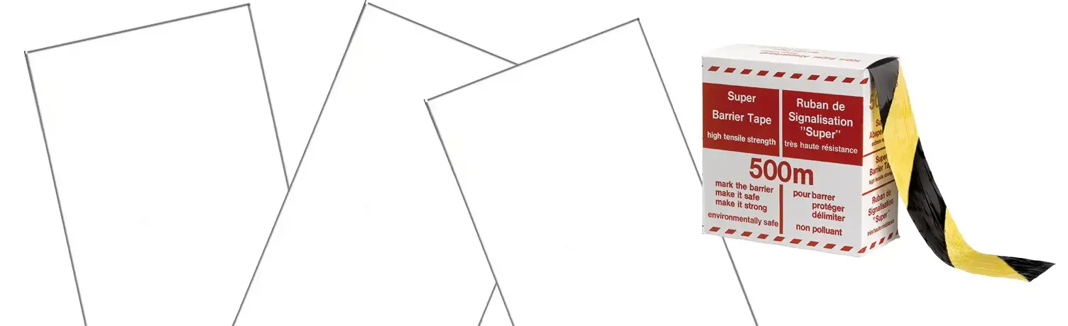 Hvide skilte og afspærringsbånd