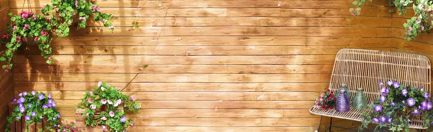 Brøndsholm - sommer- terrasse med kunstige blomster