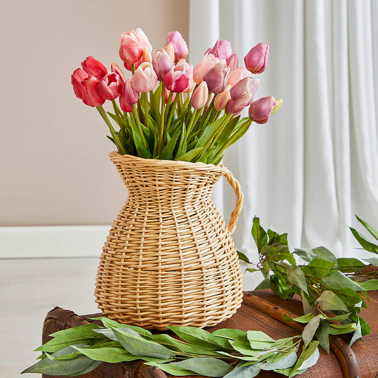 Brøndsholm - smukke kunstige tulipaner i mange farver