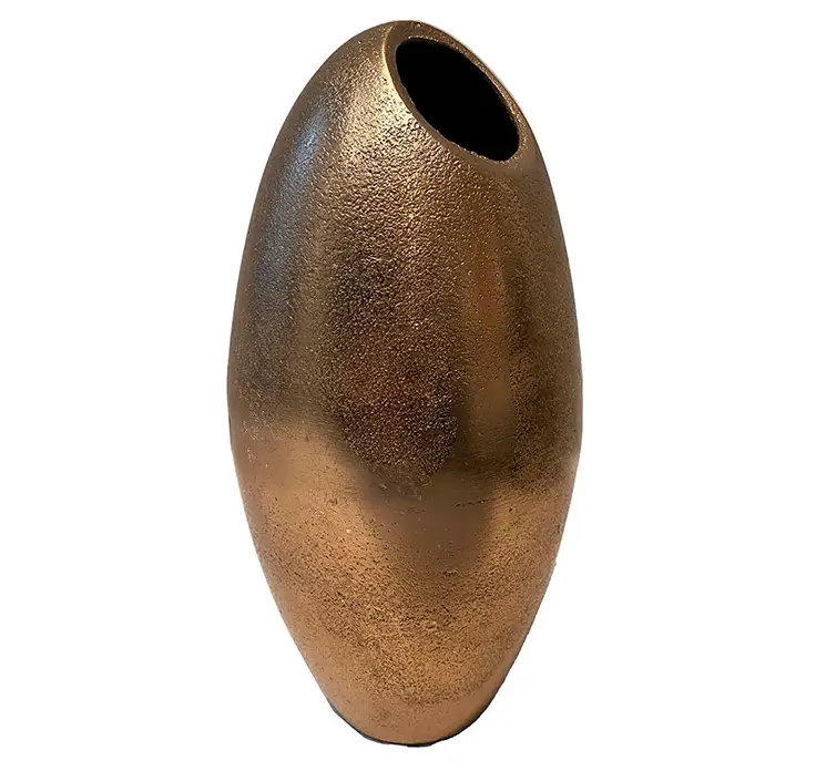 Vase af aluminium i guld look med smal skrå åbning 21cm