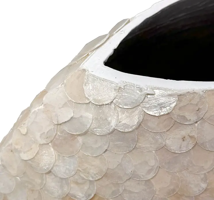Vase rund af bambus med struktur i creme farvet 38cm closeup