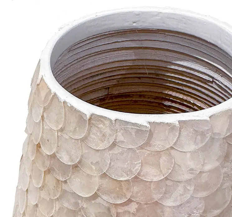Vase i creme farvet med struktureret overflade 58cm closeup