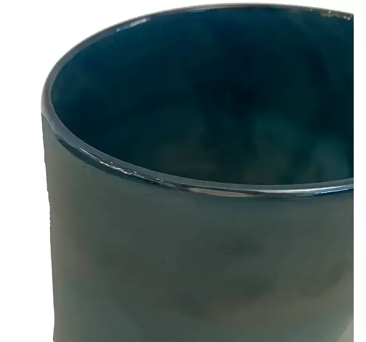 Vase af glas i blå nuancer