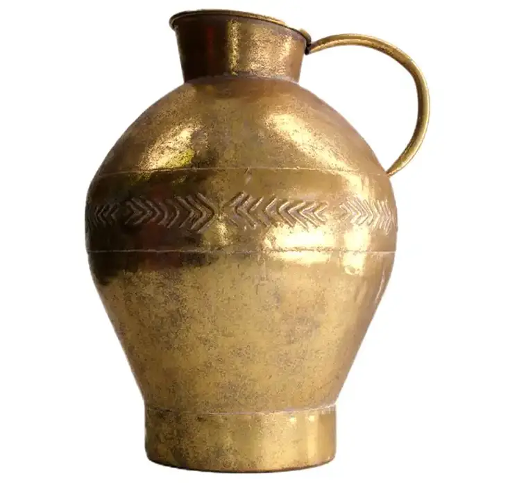 Vase formet som kande med hank af metal i guld look 32cm