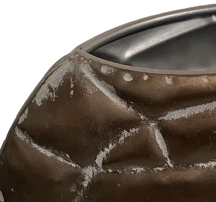Vase med skildpadde struktur af metal i bronze look 35,5cm closeup